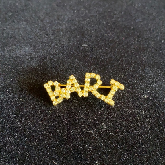 Jewelry - Sweet Adeline Bari pin